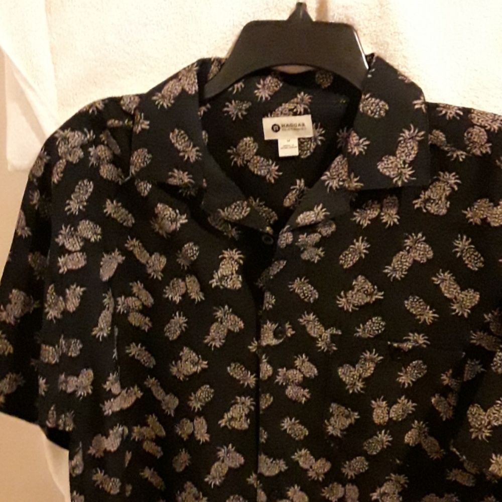 NWOT Haggar pineapple print black short sleeve